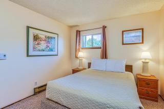 Hi-Tide Resort Queen Bed Dogs OK Unit 5 - 9