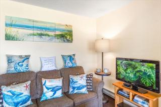 Hi-Tide Resort Queen Bed Unit 29 - 4