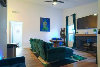 Vibrant Vegas Retreat - 2