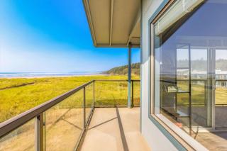Hi-Tide Resort Top Floor Queen Bed Unit 32 - 9