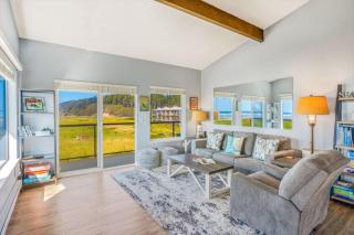 Hi-Tide Resort Top Floor Queen Bed Unit 32 - 4