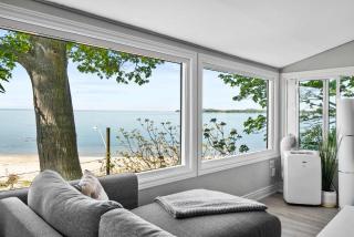 Crystal Beach Waterfront Cottage - Sunset Views - 5