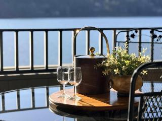 2BR Condo Lake Access Balcony & Pool - 0