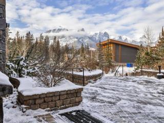 Spring Creek Courtyard Retreat Hot Tub, Pool Table & Trailside Access - 3