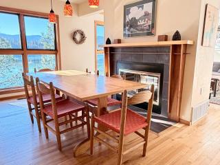 Lake House Private Dock & Decks 4BR - 3