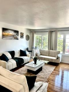 May, 50% Off. Sleep up to 10. 5 Mins to EWR. NYC - 9