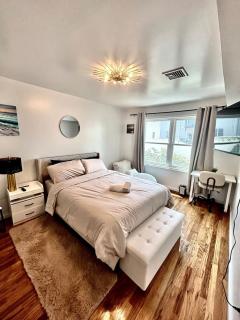 May, 50% Off. Sleep up to 10. 5 Mins to EWR. NYC - 3
