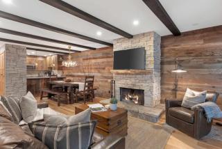 Hearthstone Lodge 2 | Stylish Cental Village Condo Close to Lifts with Sauna & Parking - 3