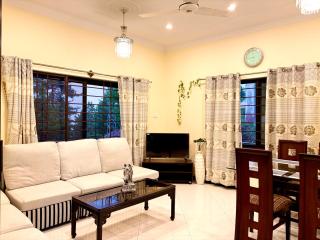 Spacious 2BR Family Retreat Wifi & Private Floor - 0