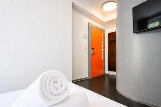 easyHotel Zürich City Centre - 5