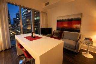 Elegant Queen Stay - Central Location - 5