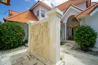 Palm Villa A Paradise for Families and Friends in Sanur - 1