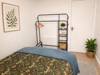 Two Bed Room Flat Newcastle Upon Tyne with Free Parking - 1