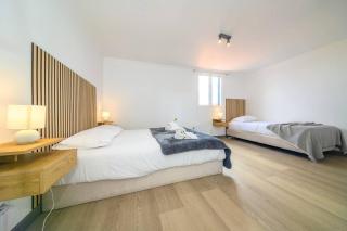 Palheiro's Dreaming View House by Mth - 3