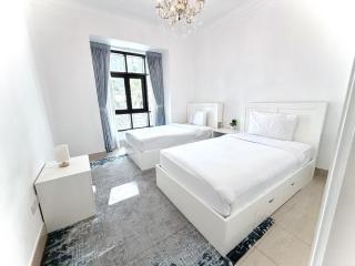 Luxury Burj Khalifa Views Souk Al Bahar 2BR - 6