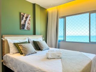 3-Bedroom Oceanfront Apartment on the Coast with Incredible View - 2