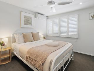 Wharf Lodge River View Apartment - 2