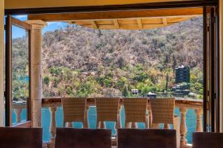 Secluded Luxury Oceanfront Suite - Stunning Views - 4