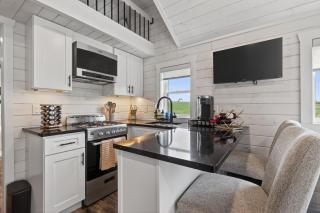 Private Tiny Home Surrounded By Farmland W/Hottub - 1
