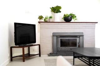 Spacious Ringwood Family Home Near Parks & Shops - 7