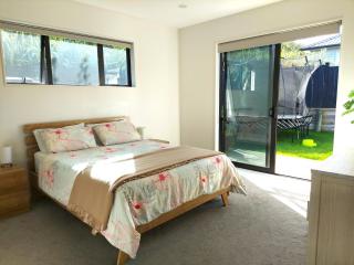 Entire Home in Milldale, Auckland - 6