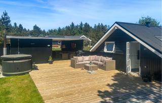 Four-Bedroom Holiday Home In Blavand - 5