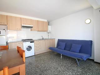 Ático céntrico renovado con gran terraza a solo 100m de la playa del Puerto - ES-228-34 - 3