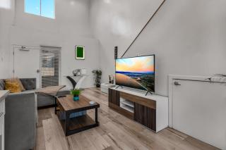 Spacious One-Bedroom Loft With Dining Area & Gated Parking - 2