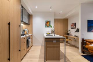 Artisan Yarra River Retreat Designer Finishes & Views - 1