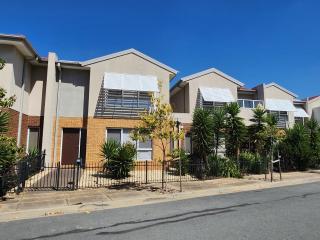 L'Barza Lovely 3BR Serviced Townhouse near Lake - 9