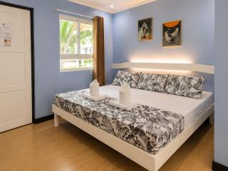 Joaquinn's Bed and Breakfast - 9
