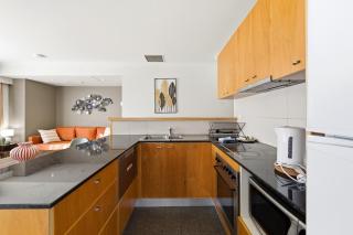 Stylish 2-Bed Stay with Pool & Parking - 6