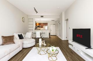 Ultimate Hollywood 1BR Getaway! Pool & Sauna - 7