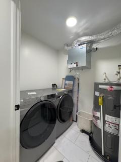 Lovely Two-Bed APT at Kenmount Terrace - 9
