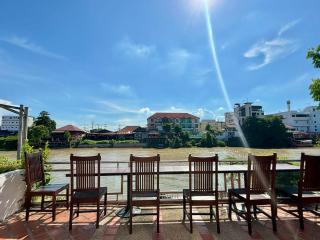 Ayothaya Riverside Hotel - 7