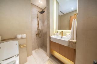 Azure Studio I Private Balcony I Pool I Sleeps 2 - 3