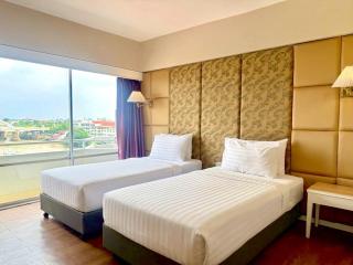 Ayothaya Riverside Hotel - 2