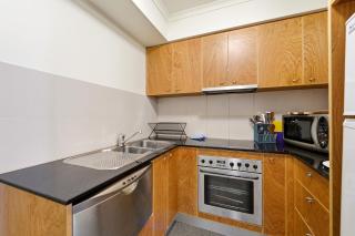 City-Edge 1-Bed Apartment with Pool Access - 4