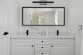 Charming 4 br Retreat in South Surrey White Rock - 8
