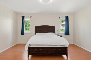 Charming 4 br Retreat in South Surrey White Rock - 4
