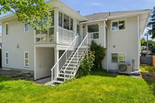 Charming 4 br Retreat in South Surrey White Rock - 6