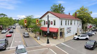 Cozy Apartment Heart of Vermilion Sleeps 4 - 6