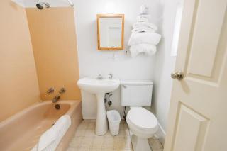 1 Bedroom Suite 6 at the Green Gables Resort - 7