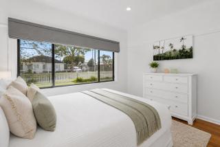 Airport West - Urban Retreat by Ready Set Stay - 1