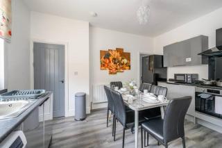 16PT1 - Spectacular Stay in Armley - 8