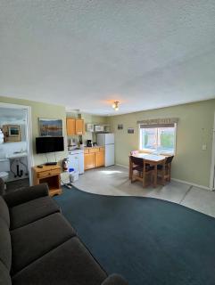 Suite 19 Green Gables Resort Lake View Retreat - 8