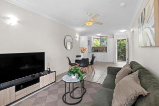 Cozy 1BR Apt Near Hospitals and CBD with Parking! - 1