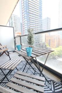 Entire 1BR - Walk to CF Toronto Eaton Centre Yonge Dundas Square Prime Downtown - 8