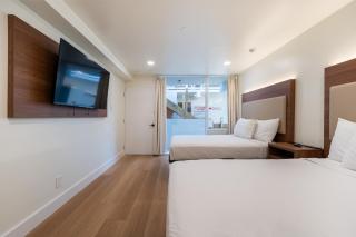 Ocean's Edge Luxury Rentals - 3