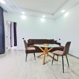 Seaside 1BR Apartment with Balcony Wi-Fi & Kitchen - 2